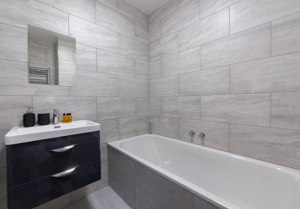 Sunny, 2Bed 2Bath, Garden Apartment Near Hyde Park Londres Extérieur photo